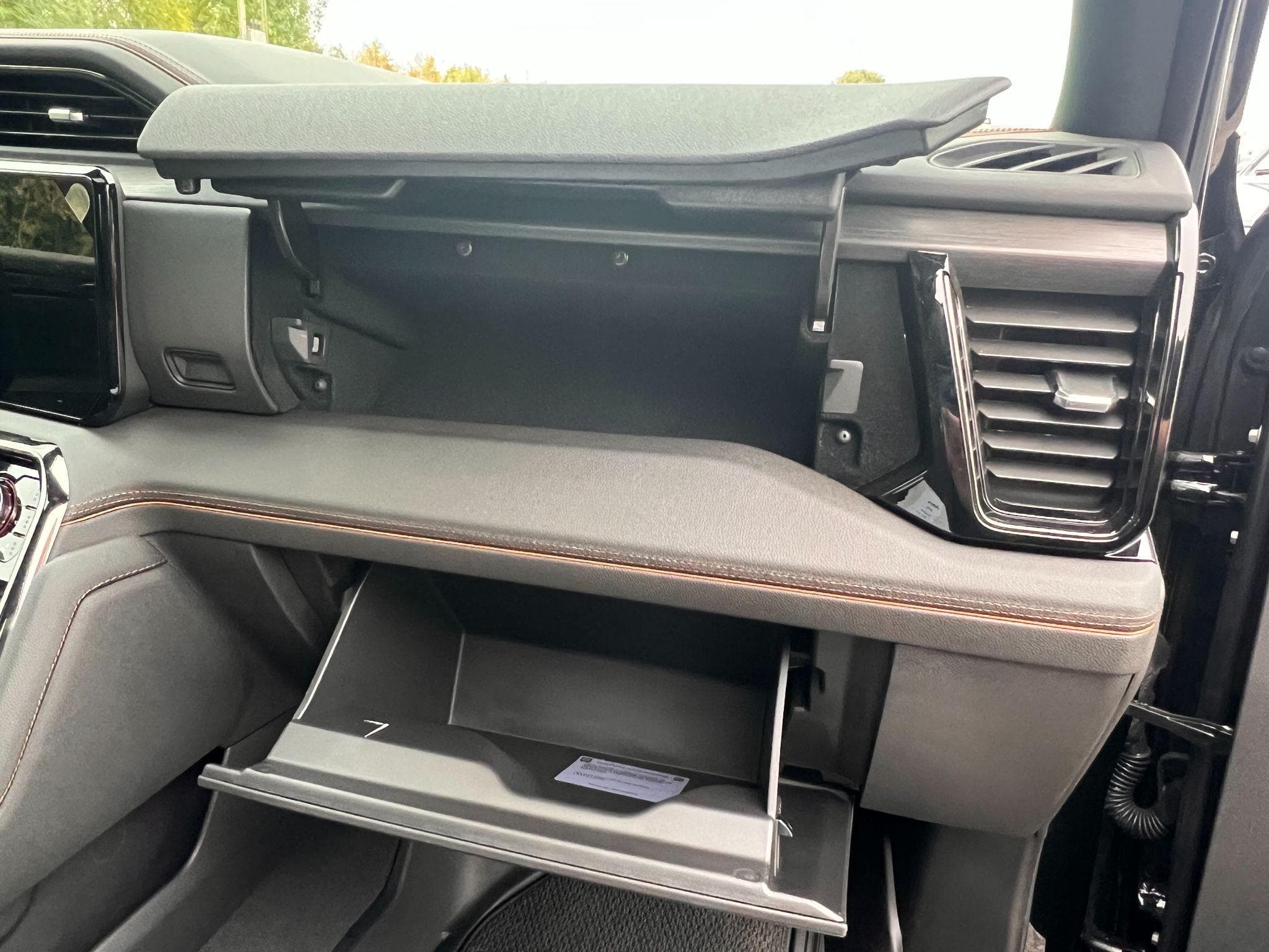 GMC Sierra - Image 11