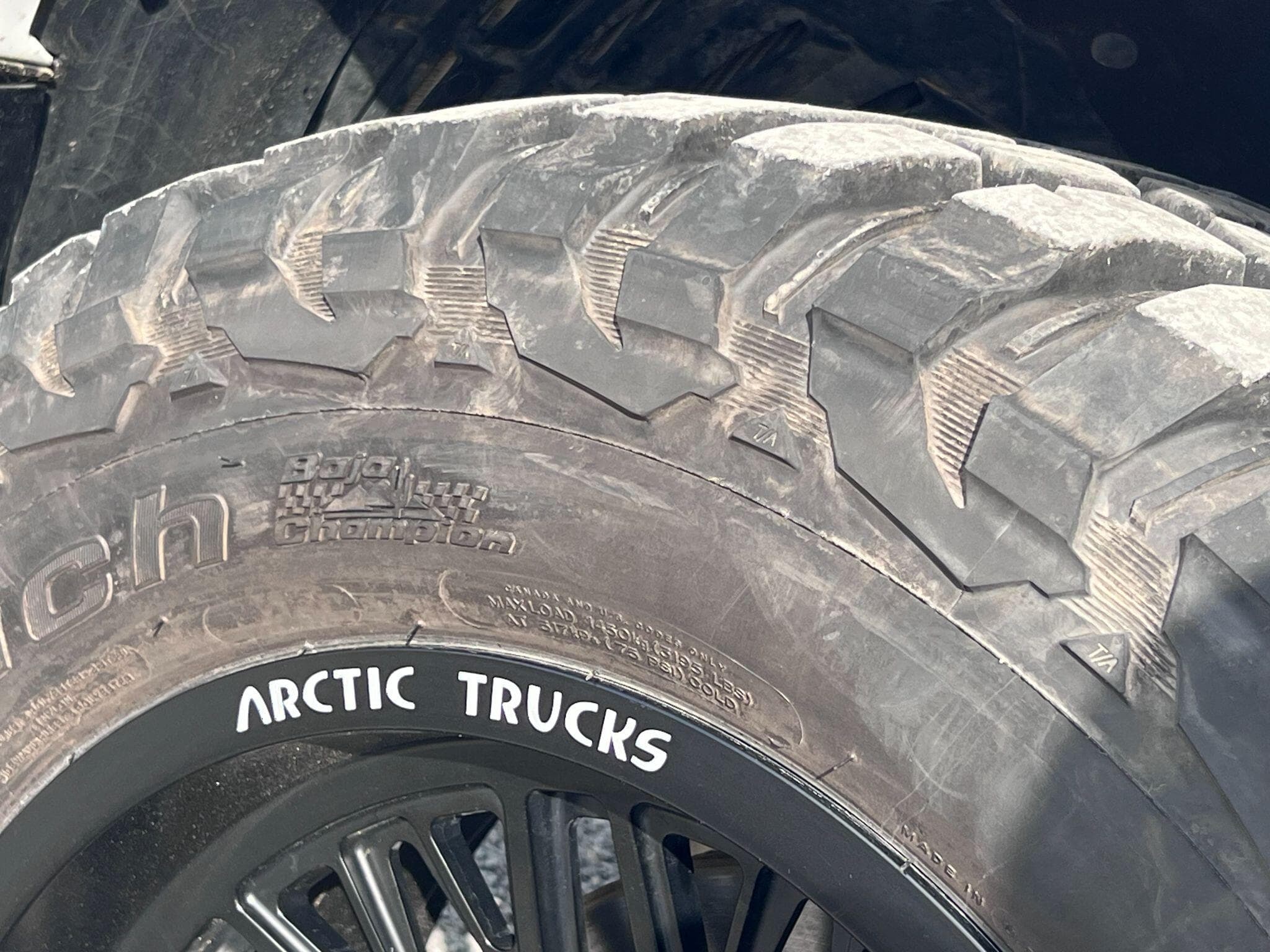 Land Rover Defender 110 - Image 20