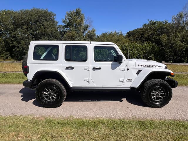 Jeep Wrangler - Thumbnail 3