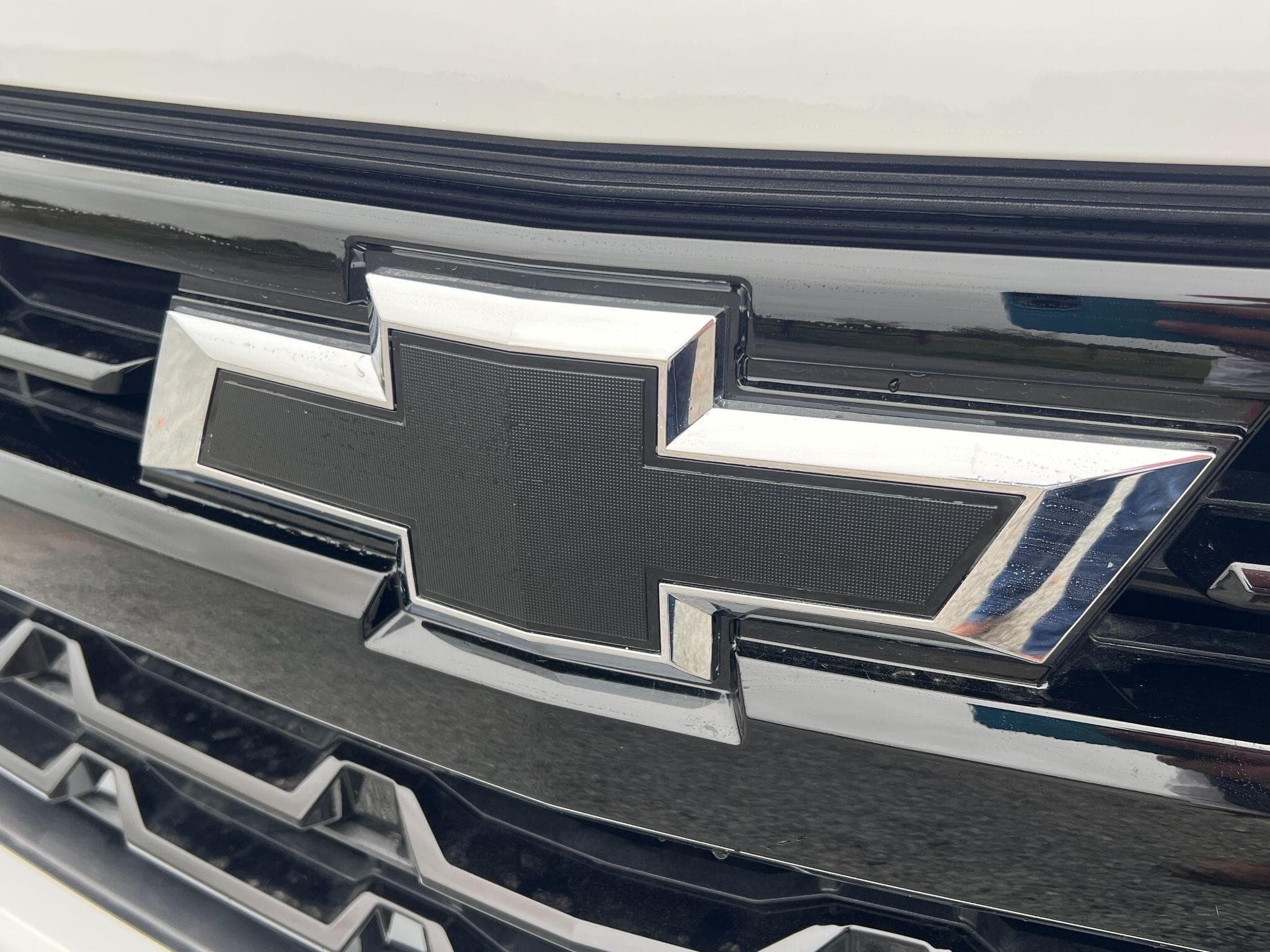 Chevrolet Silverado - Image 28