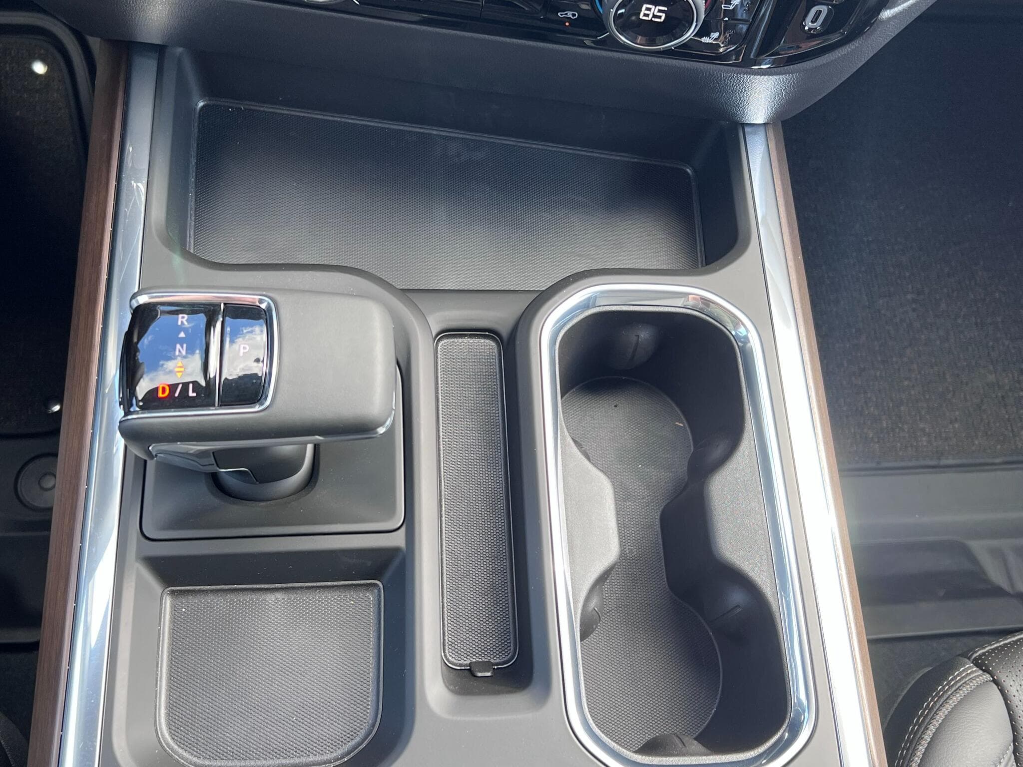 Chevrolet Silverado - Image 34