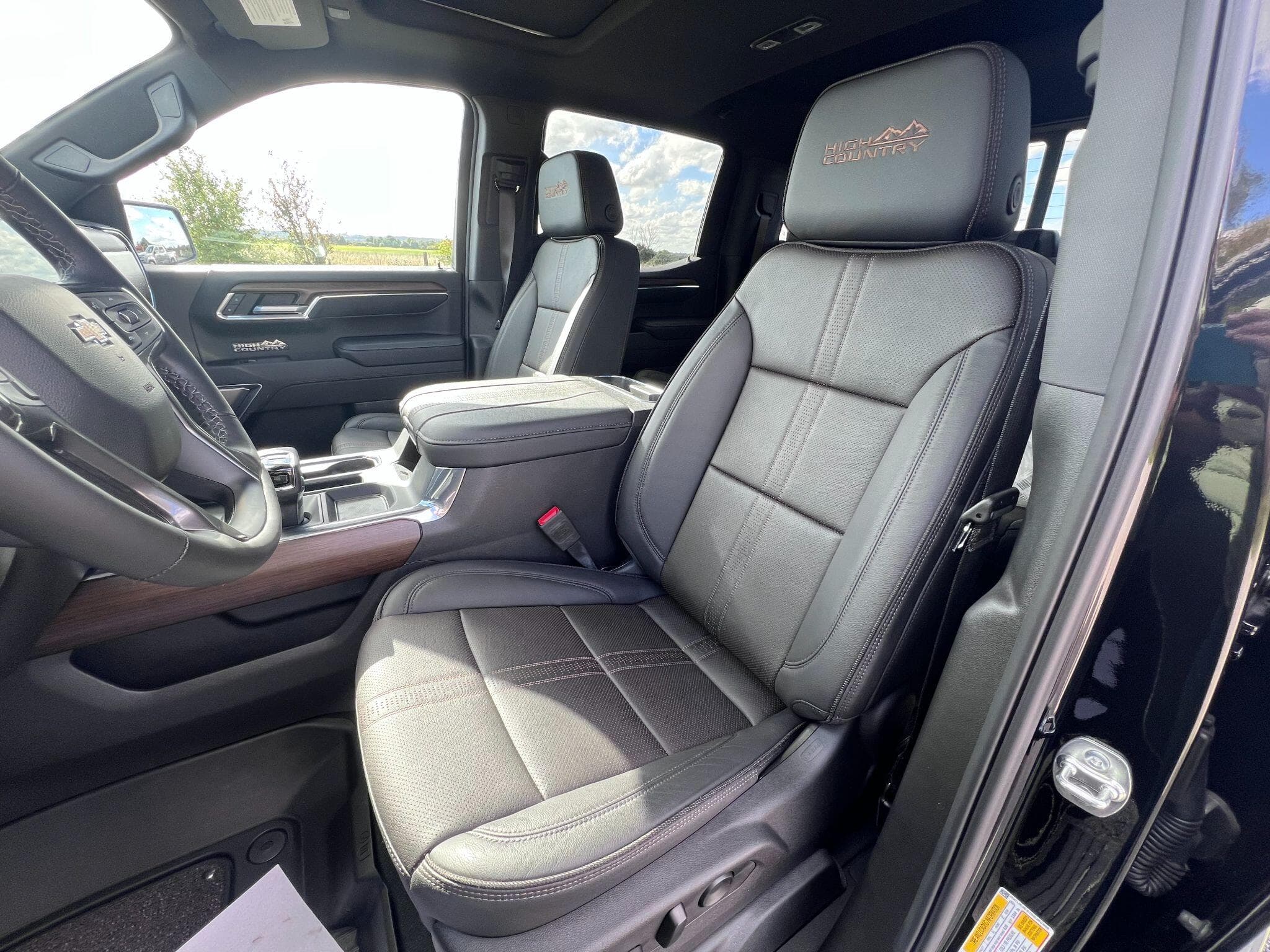 Chevrolet Silverado - Image 9