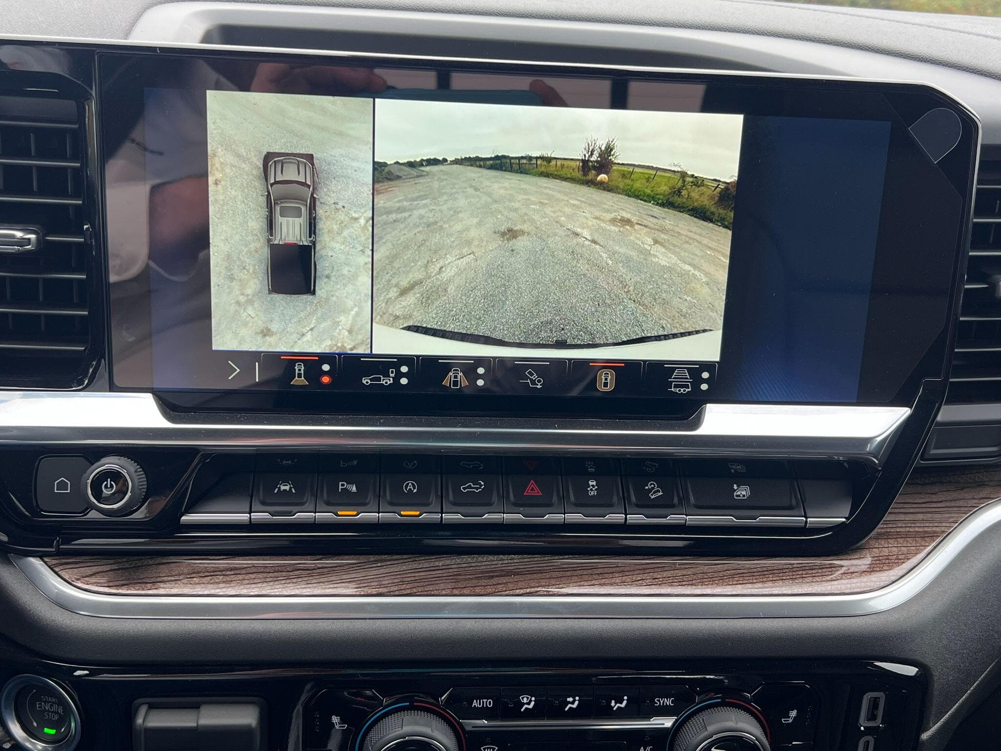 Chevrolet Silverado - Image 13