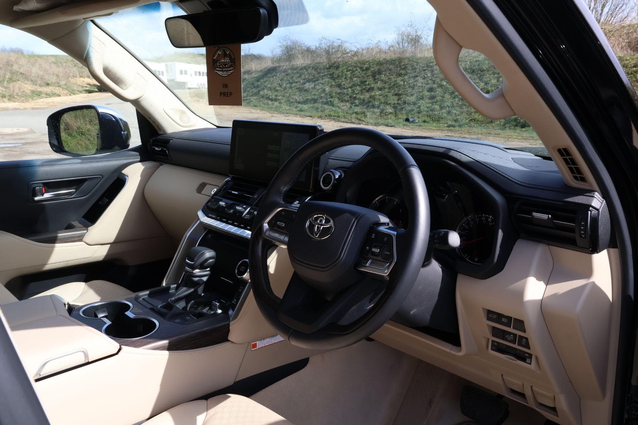 Toyota Land Cruiser - Image 10