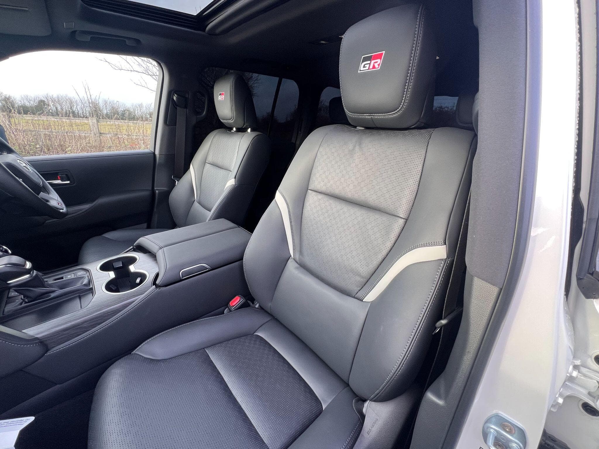 Toyota Land Cruiser - Image 11