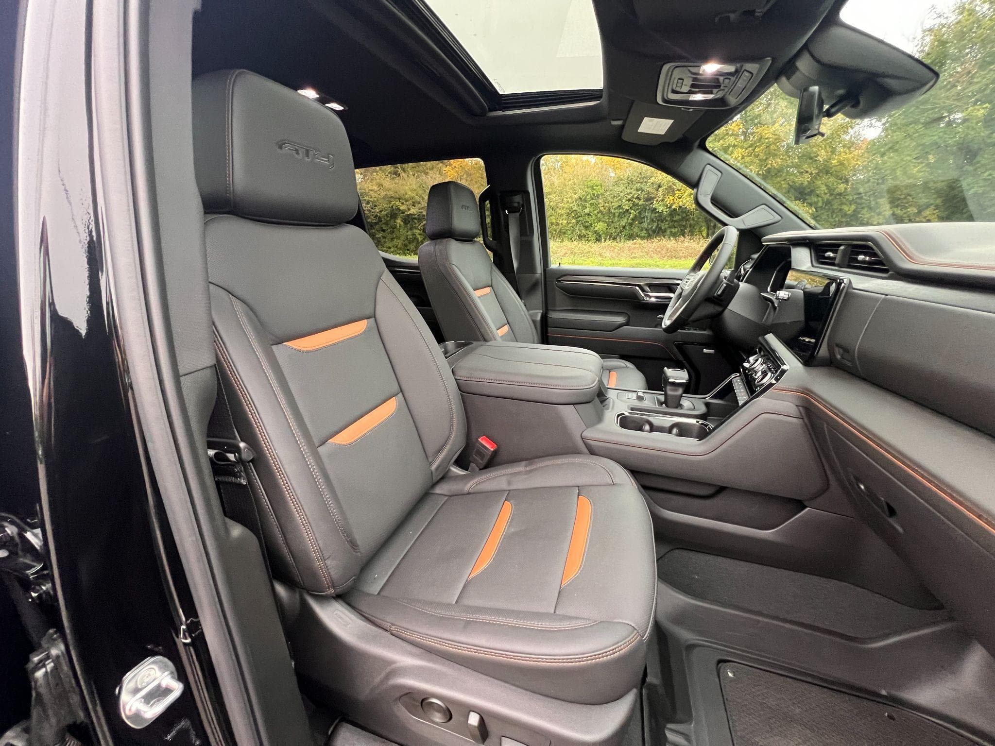 GMC Sierra - Image 12