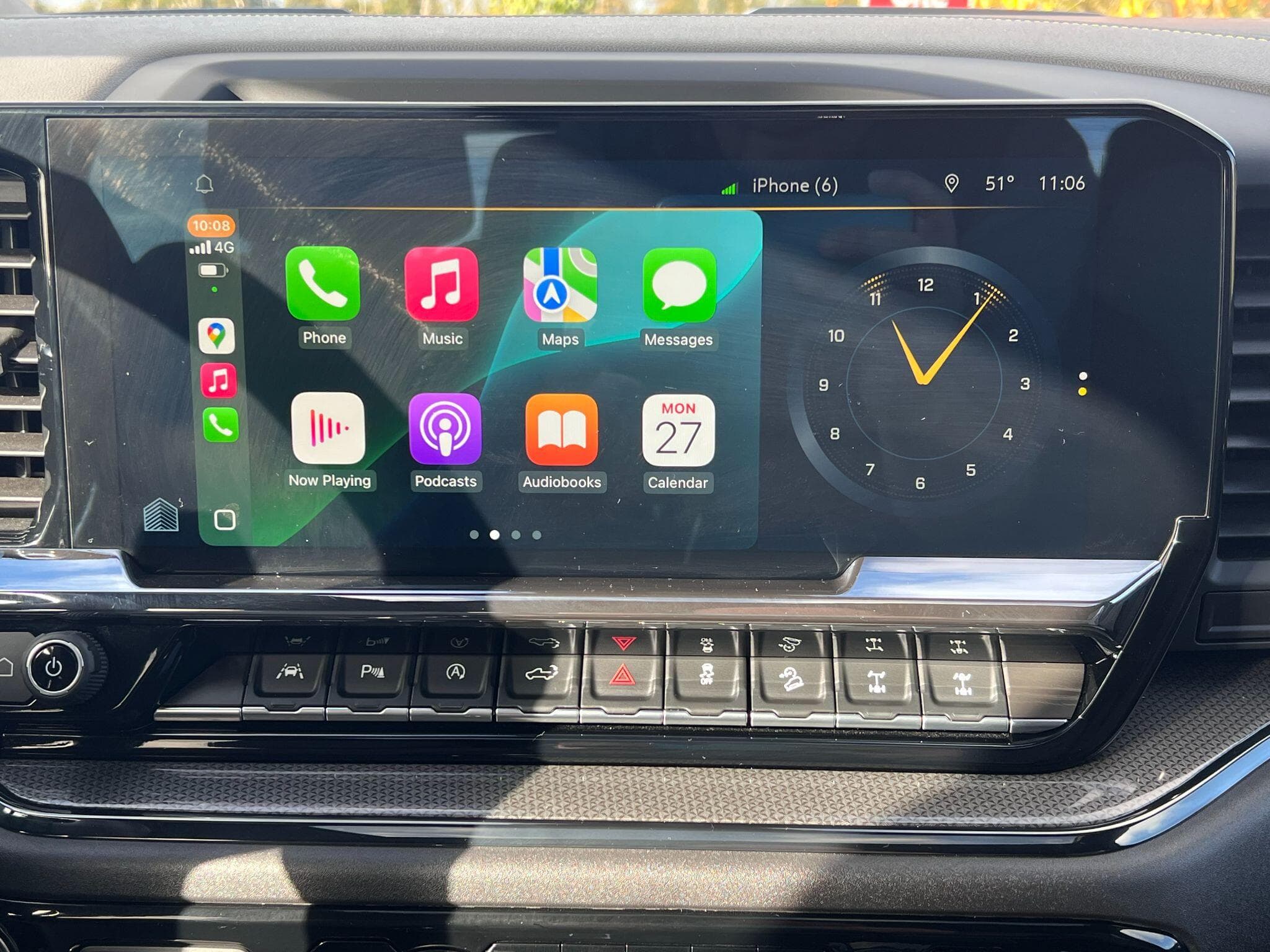 Chevrolet Silverado - Image 19