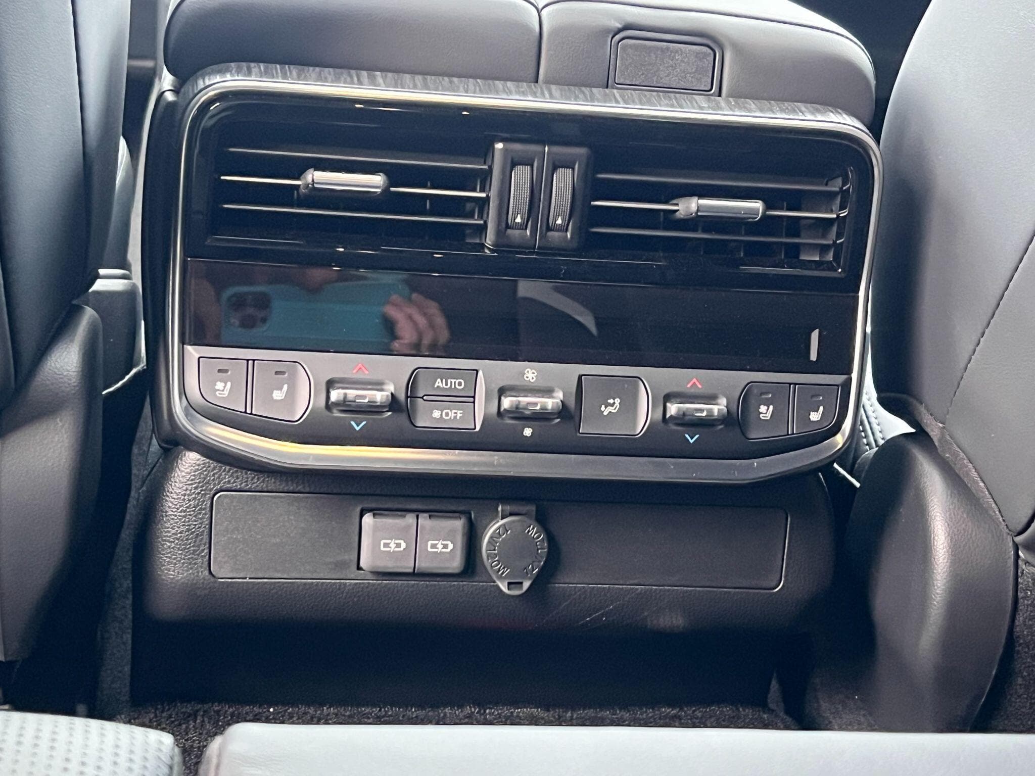 Toyota Land Cruiser - Image 28