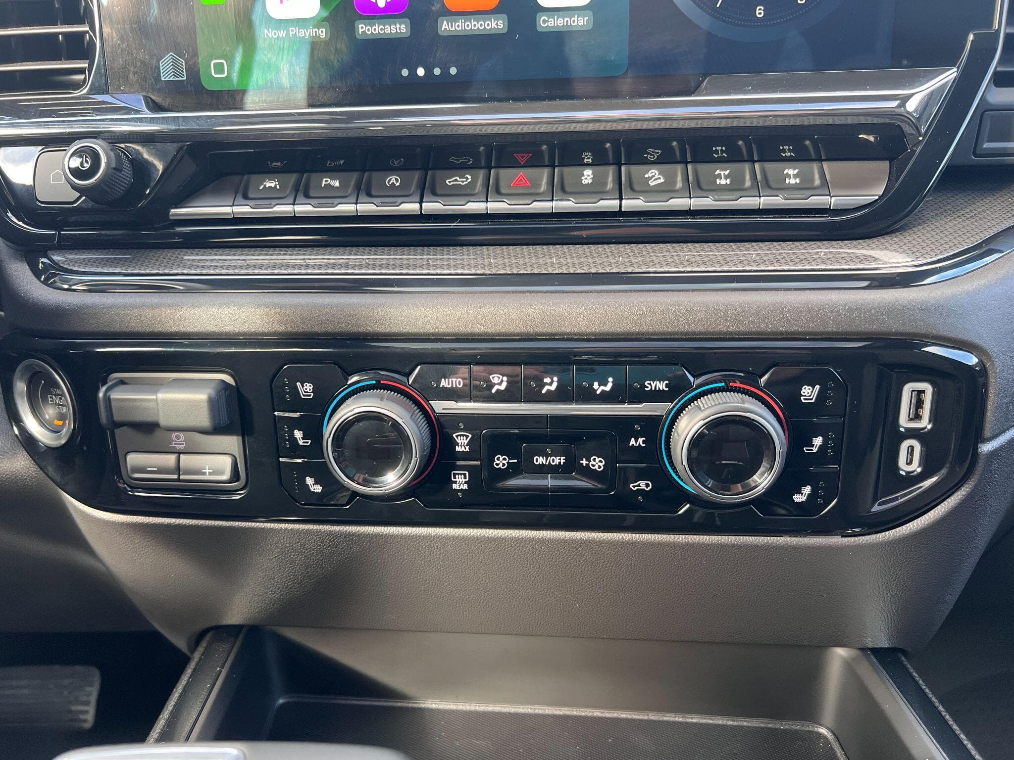 Chevrolet Silverado - Image 21