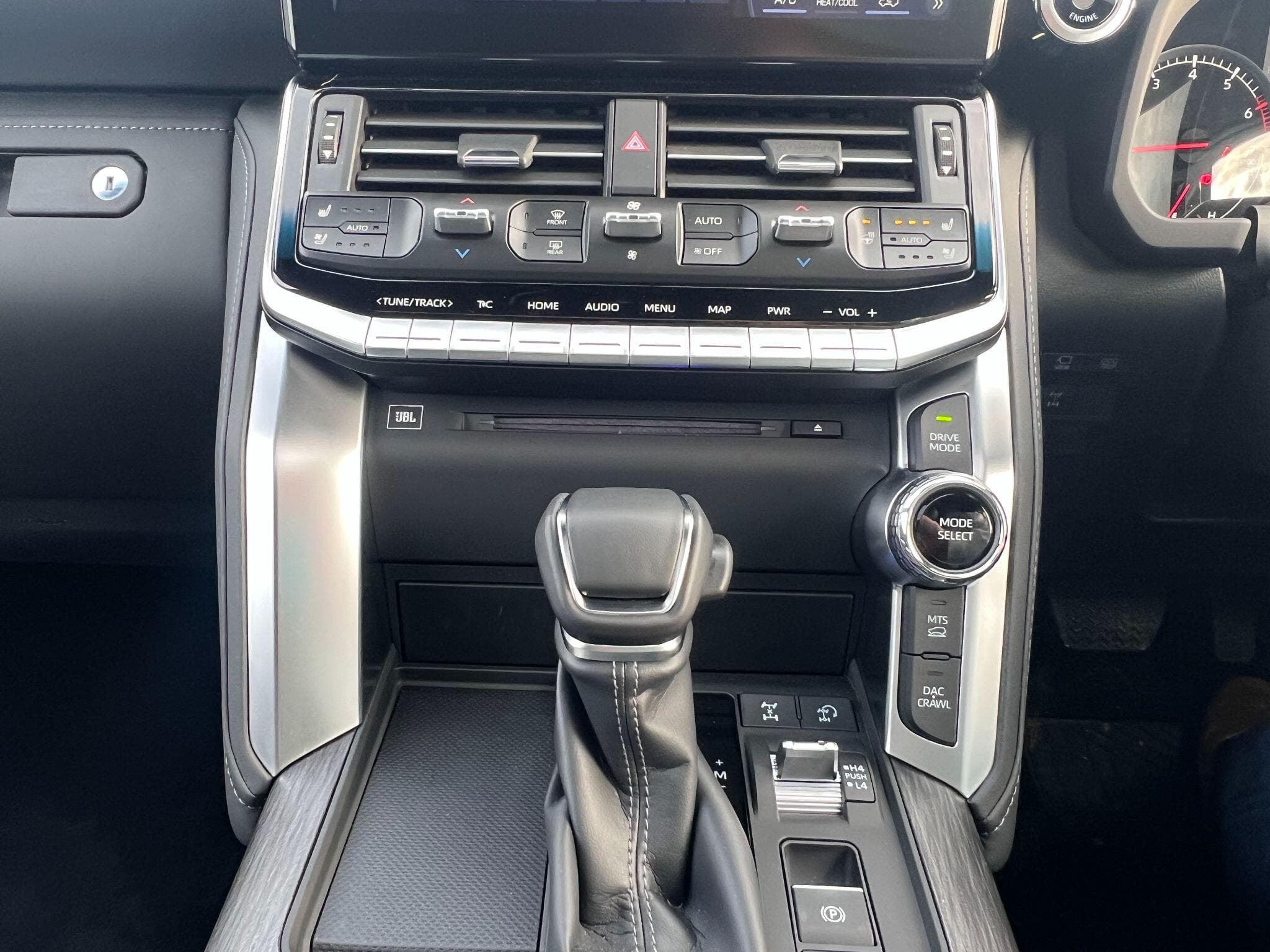 Toyota Land Cruiser - Image 14