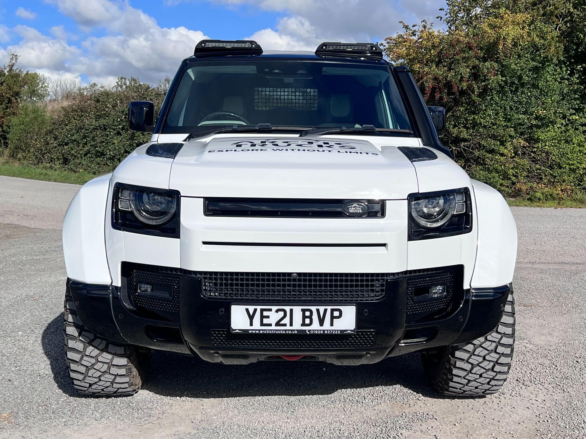 Land Rover Defender 110 - Image 2