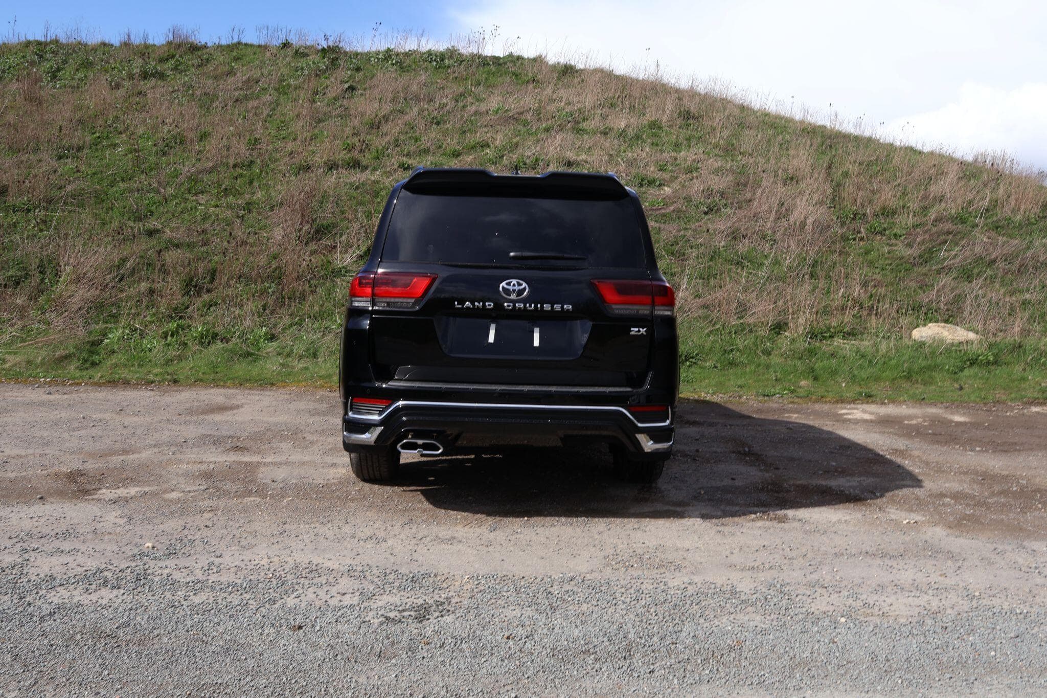 Toyota Land Cruiser - Image 7