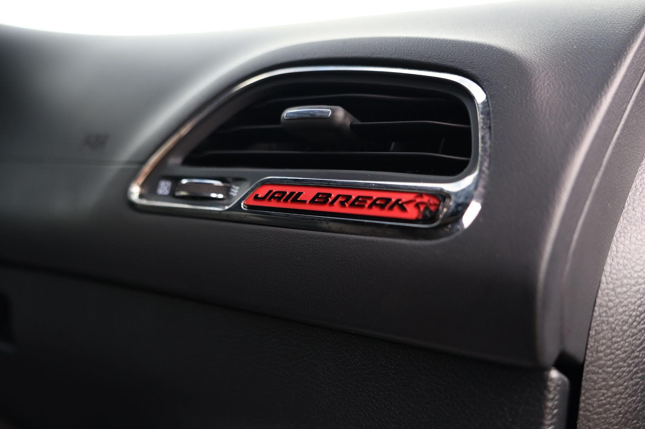 Dodge Challenger - Image 33