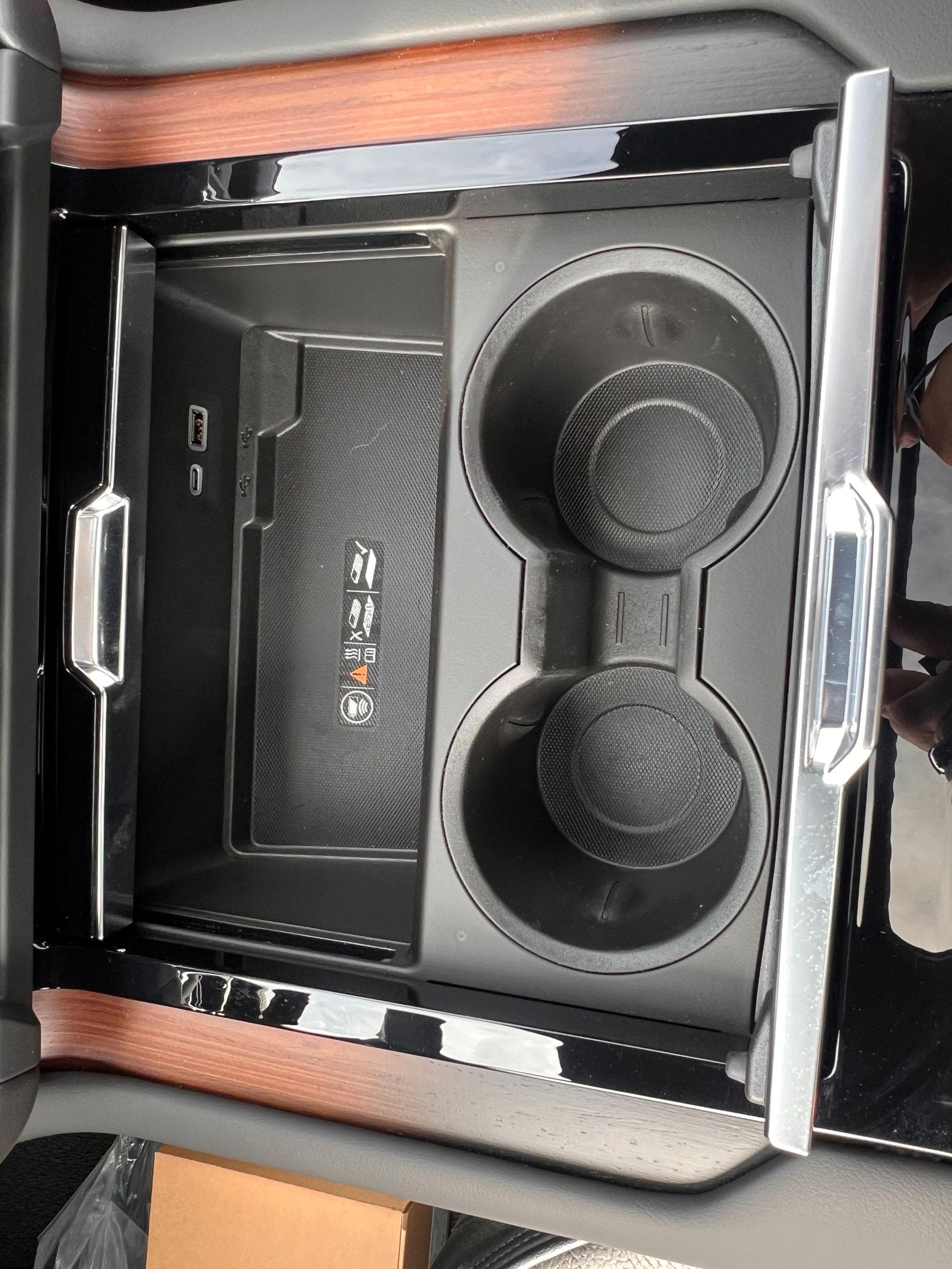 GMC Yukon - Image 40