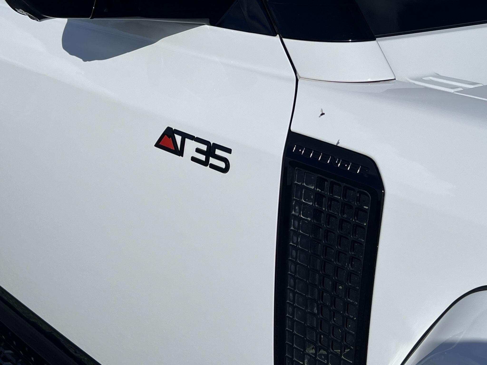 Land Rover Defender 110 - Image 24