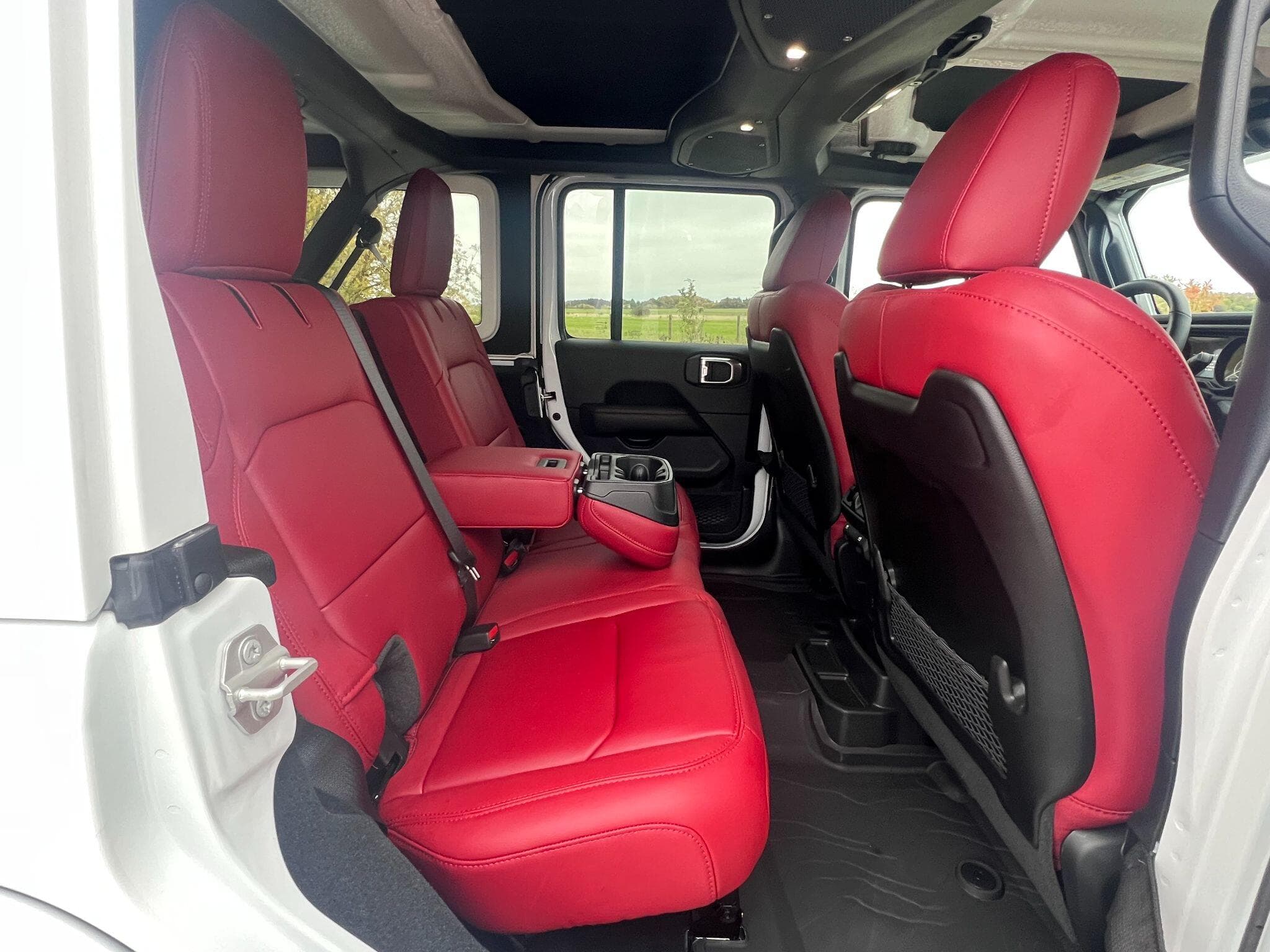 Jeep Wrangler - Image 27