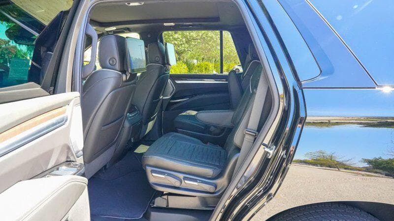 Cadillac Escalade - Image 21