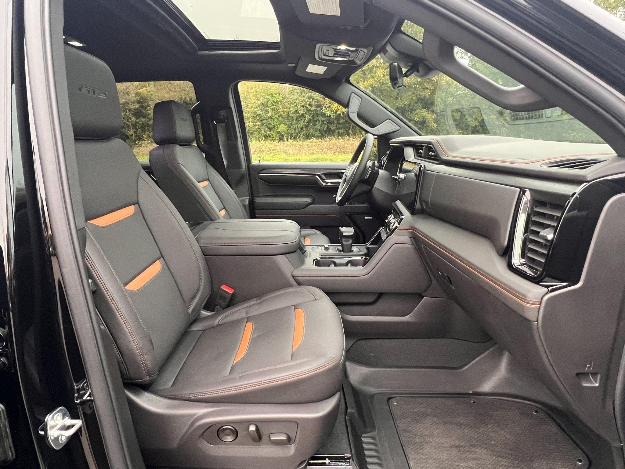 GMC Sierra - Image 10