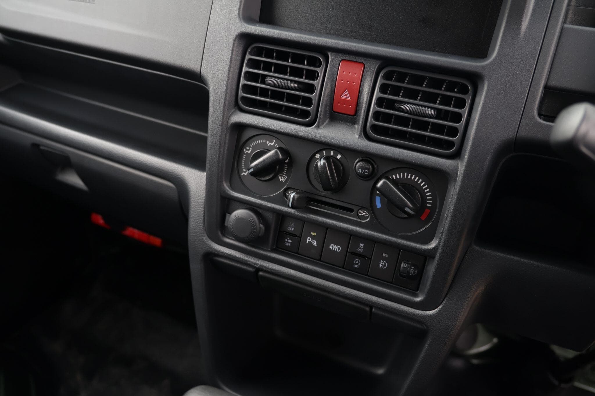 Suzuki Carry - Image 12