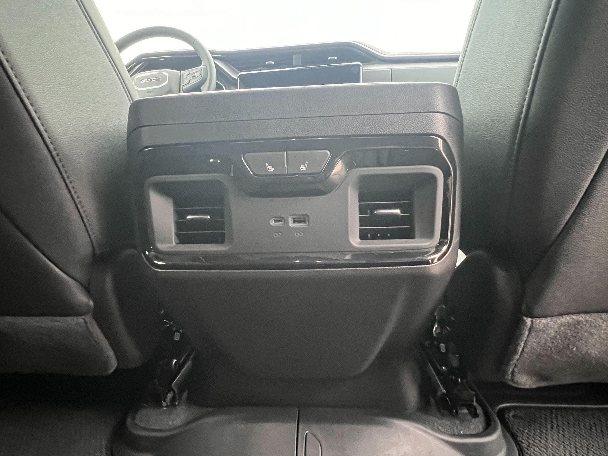 GMC Sierra - Image 27