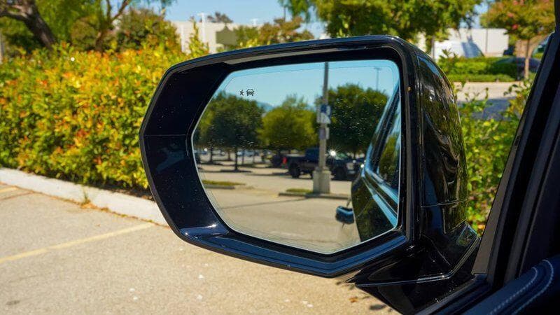 Cadillac Escalade - Image 25