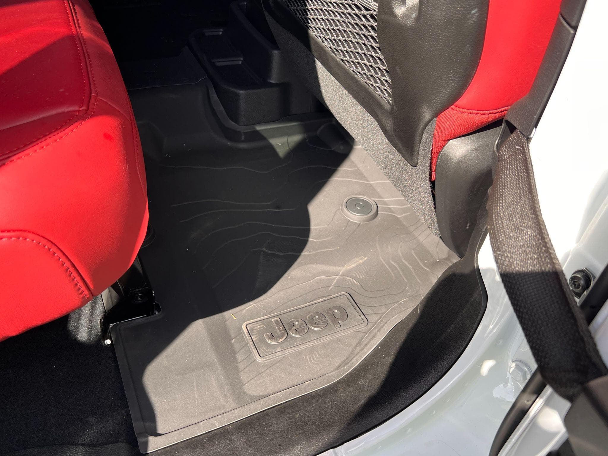 Jeep Wrangler - Image 31