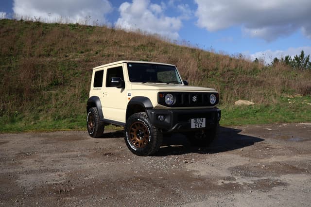 Suzuki Jimny - Thumbnail 1