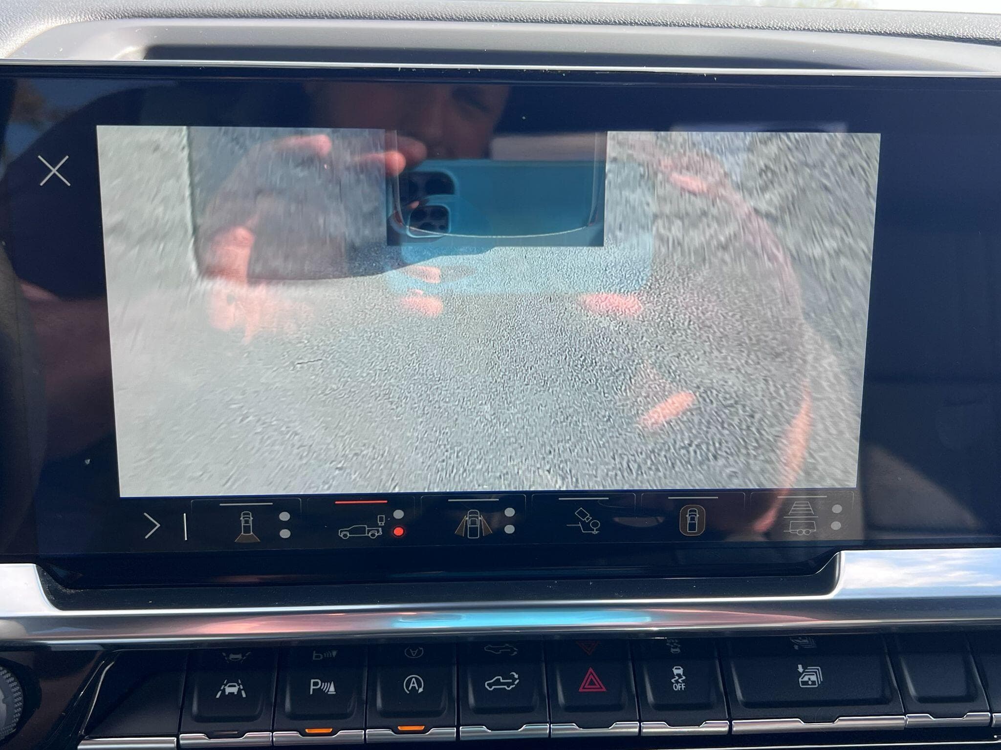 Chevrolet Silverado - Image 19