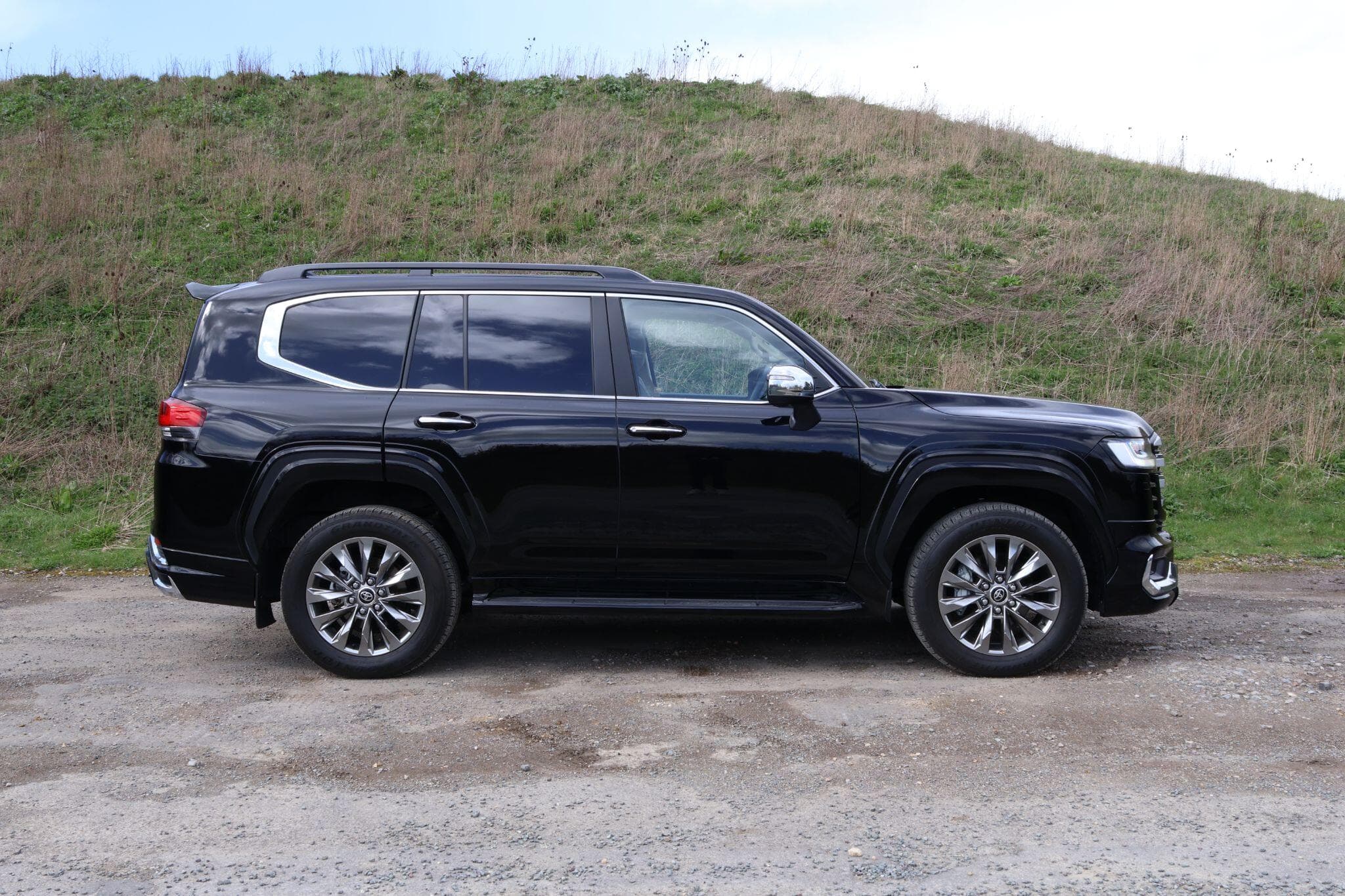 Toyota Land Cruiser - Image 8