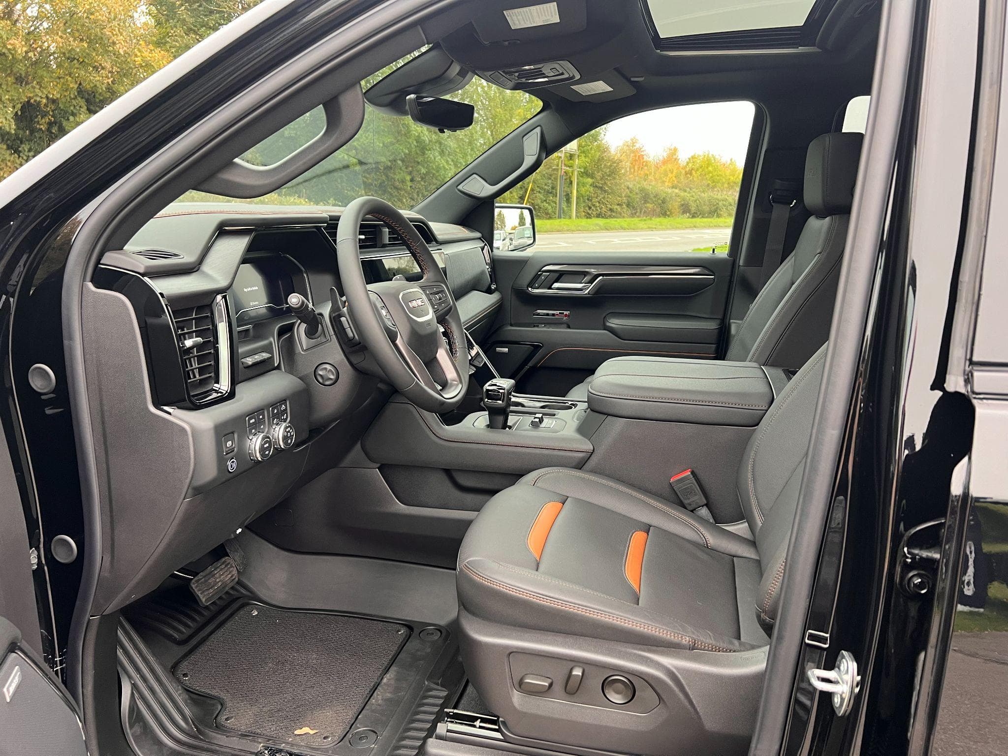 GMC Sierra - Image 8