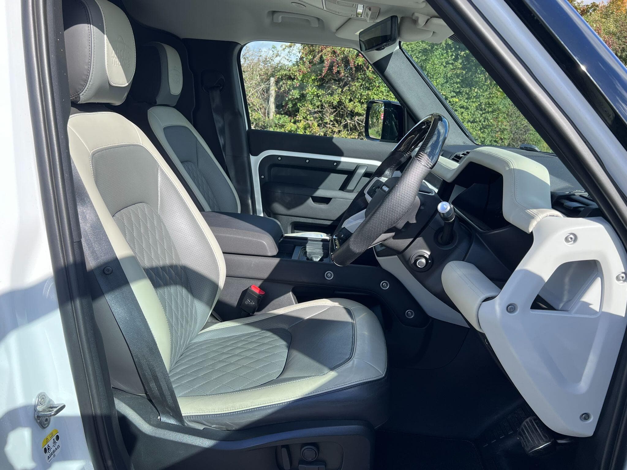 Land Rover Defender 110 - Image 8