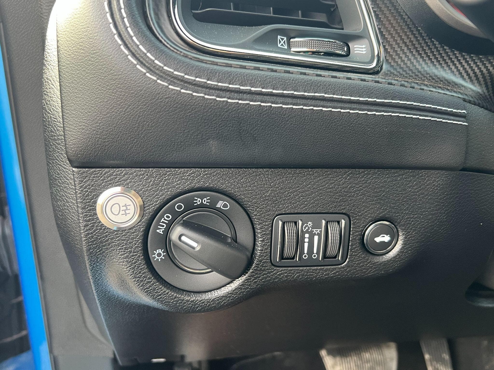 Dodge Challenger - Image 13