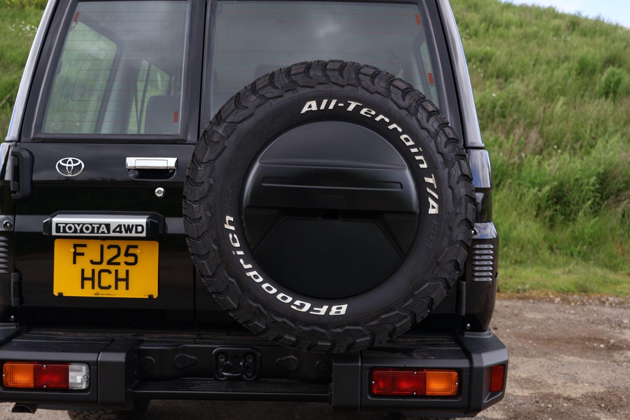 Toyota Land Cruiser - Image 4