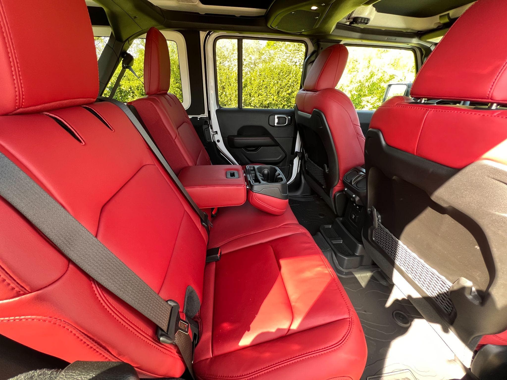 Jeep Wrangler - Image 38