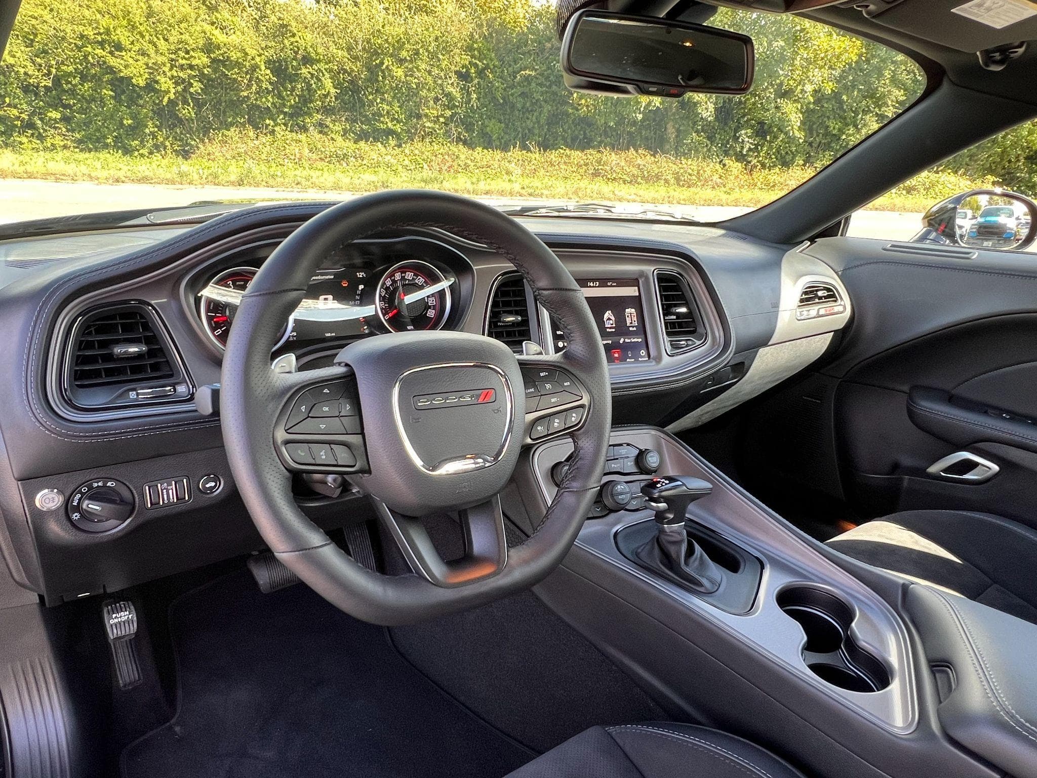 Dodge Challenger - Image 10