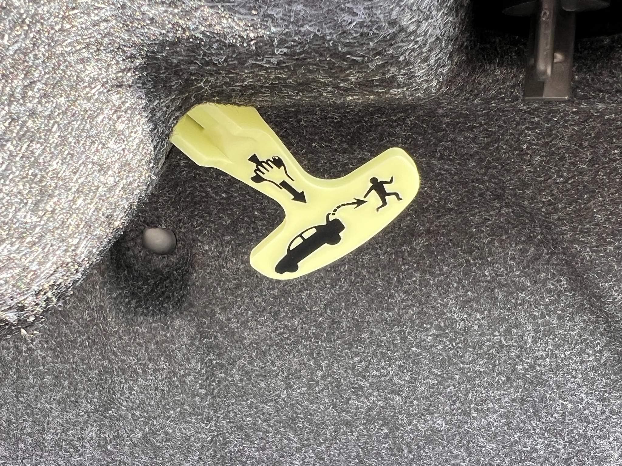 Dodge Challenger - Image 38