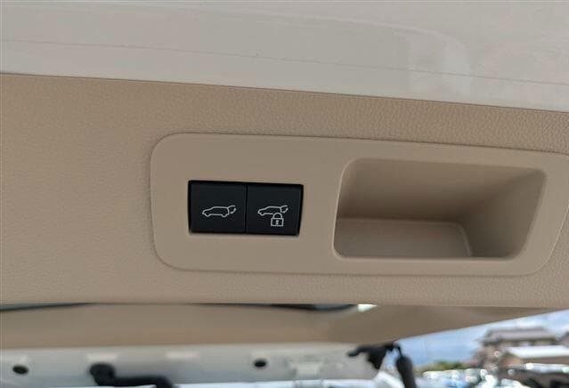 Toyota Land Cruiser - Image 31