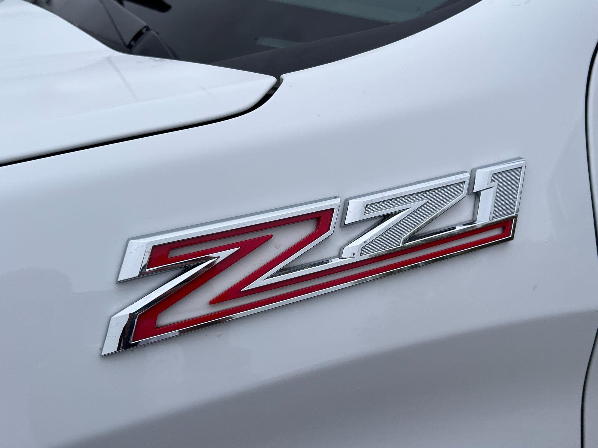 Chevrolet Silverado - Image 32