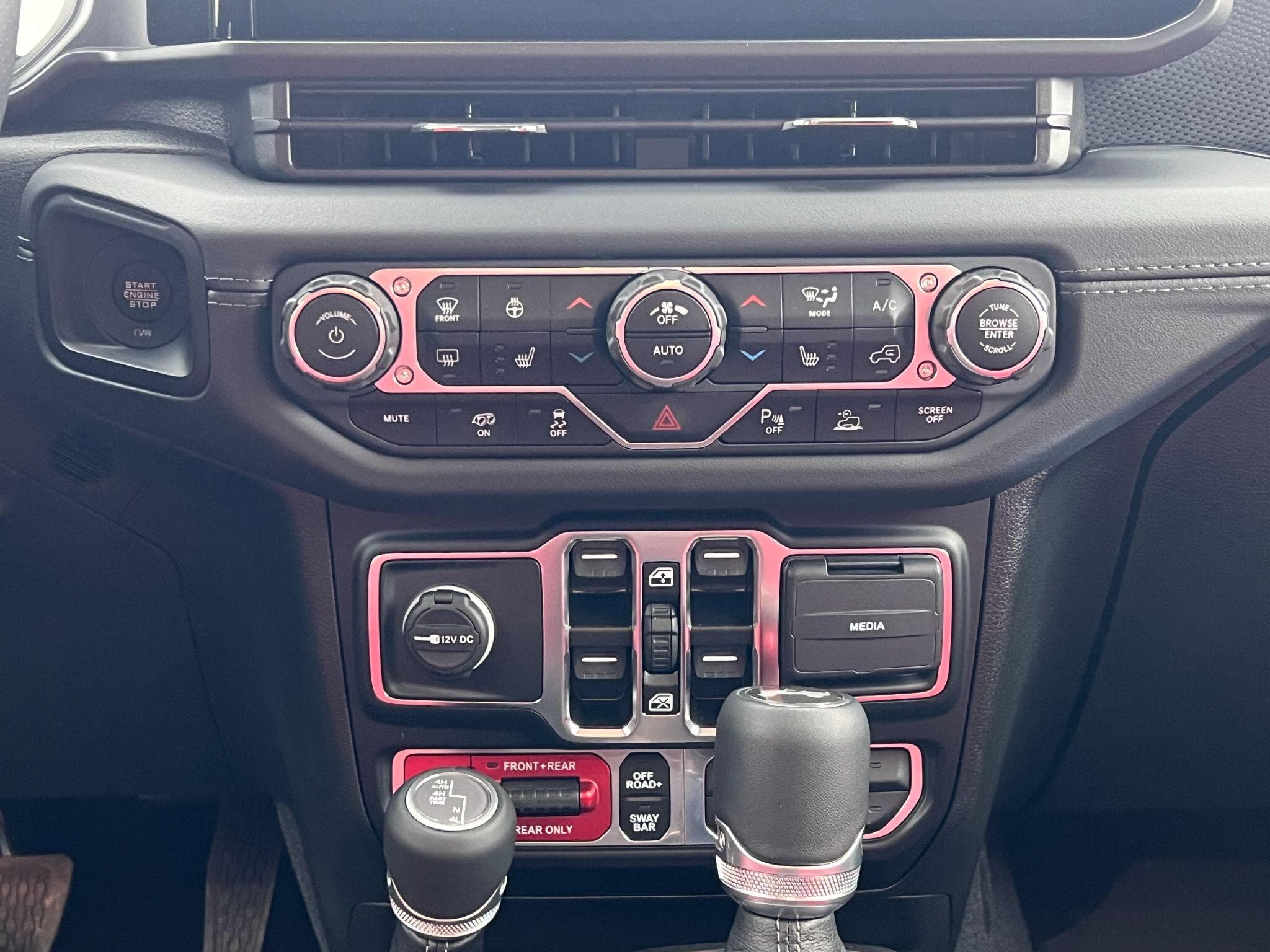 Jeep Wrangler - Image 15