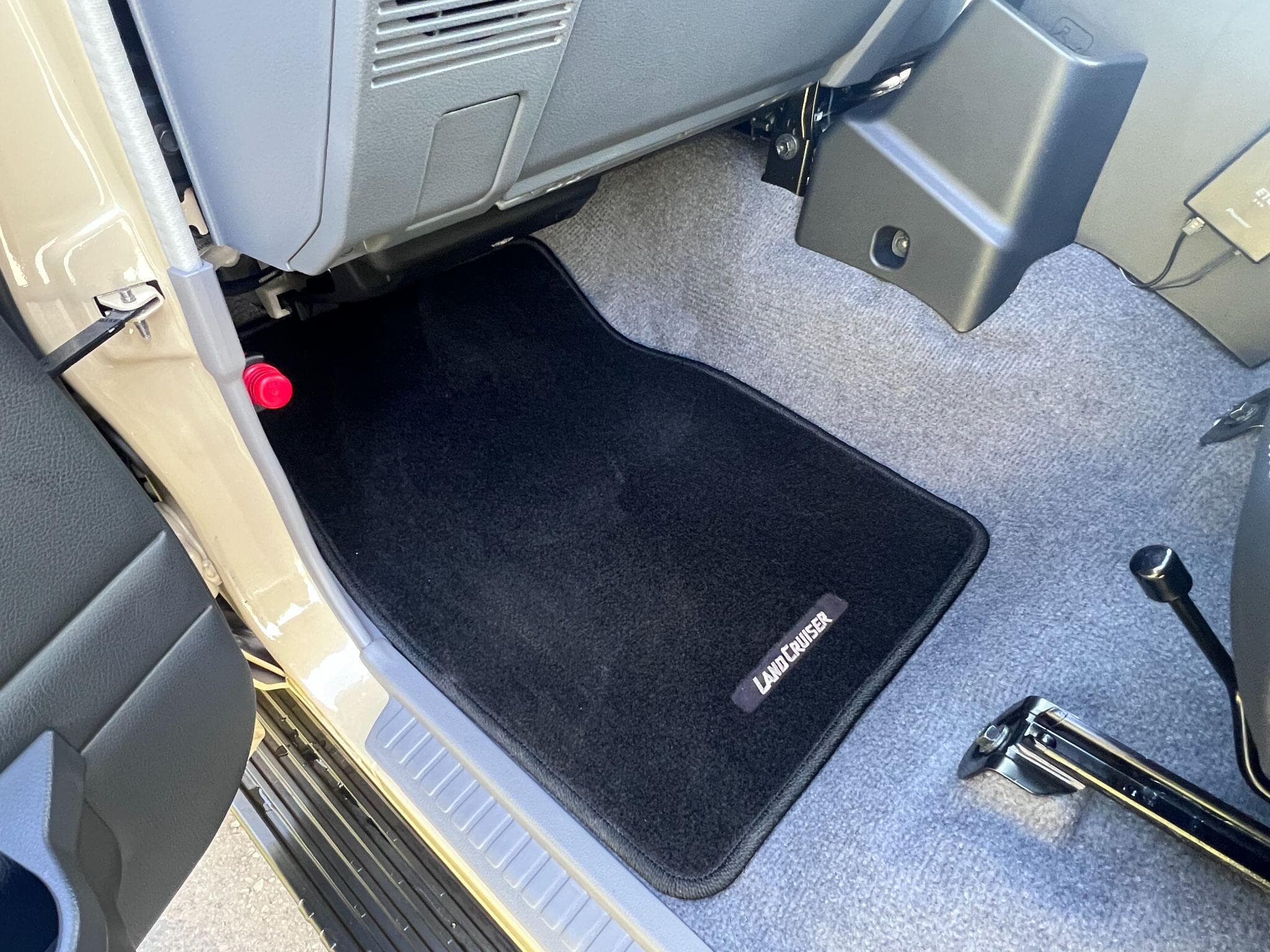 Toyota Land Cruiser - Image 30