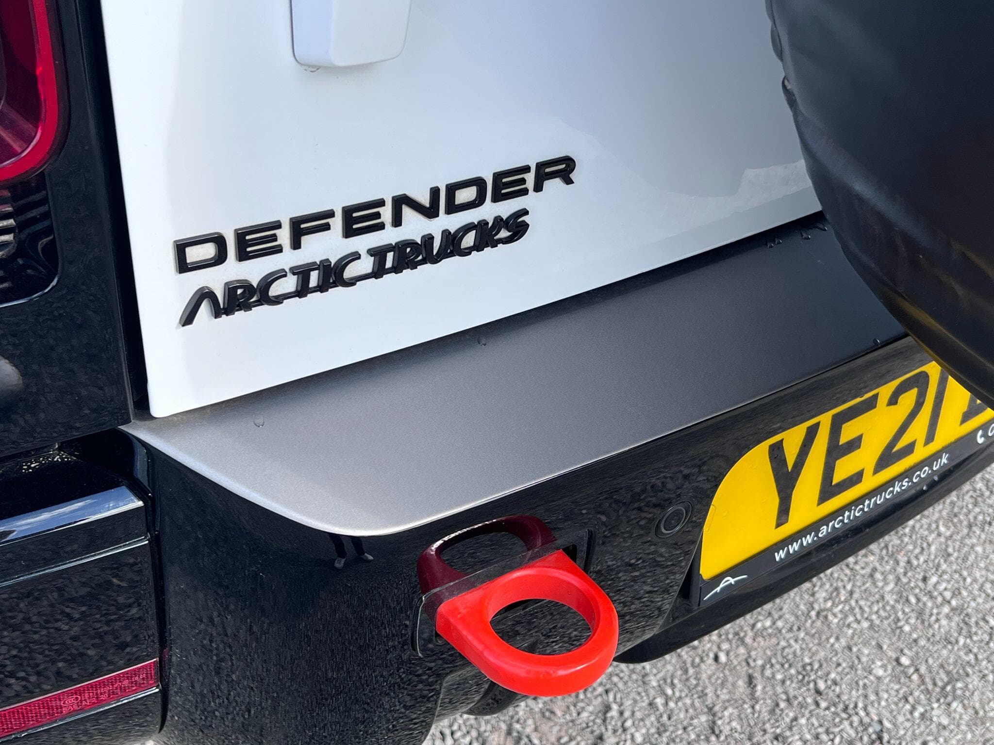 Land Rover Defender 110 - Image 27