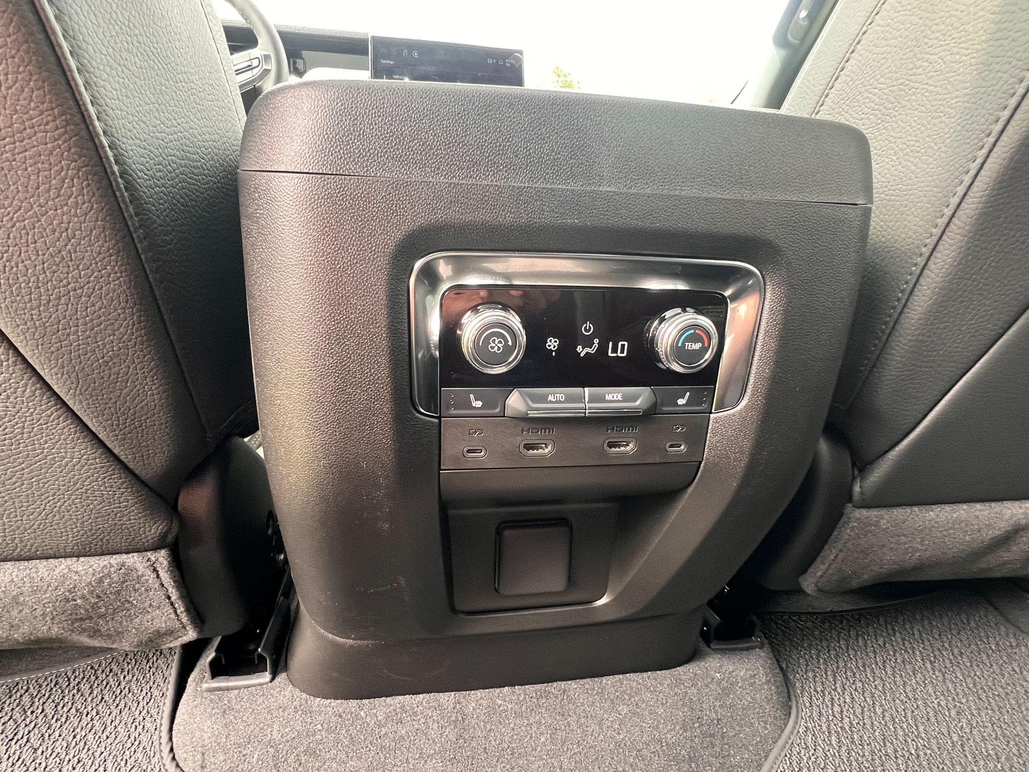 GMC Yukon - Image 23