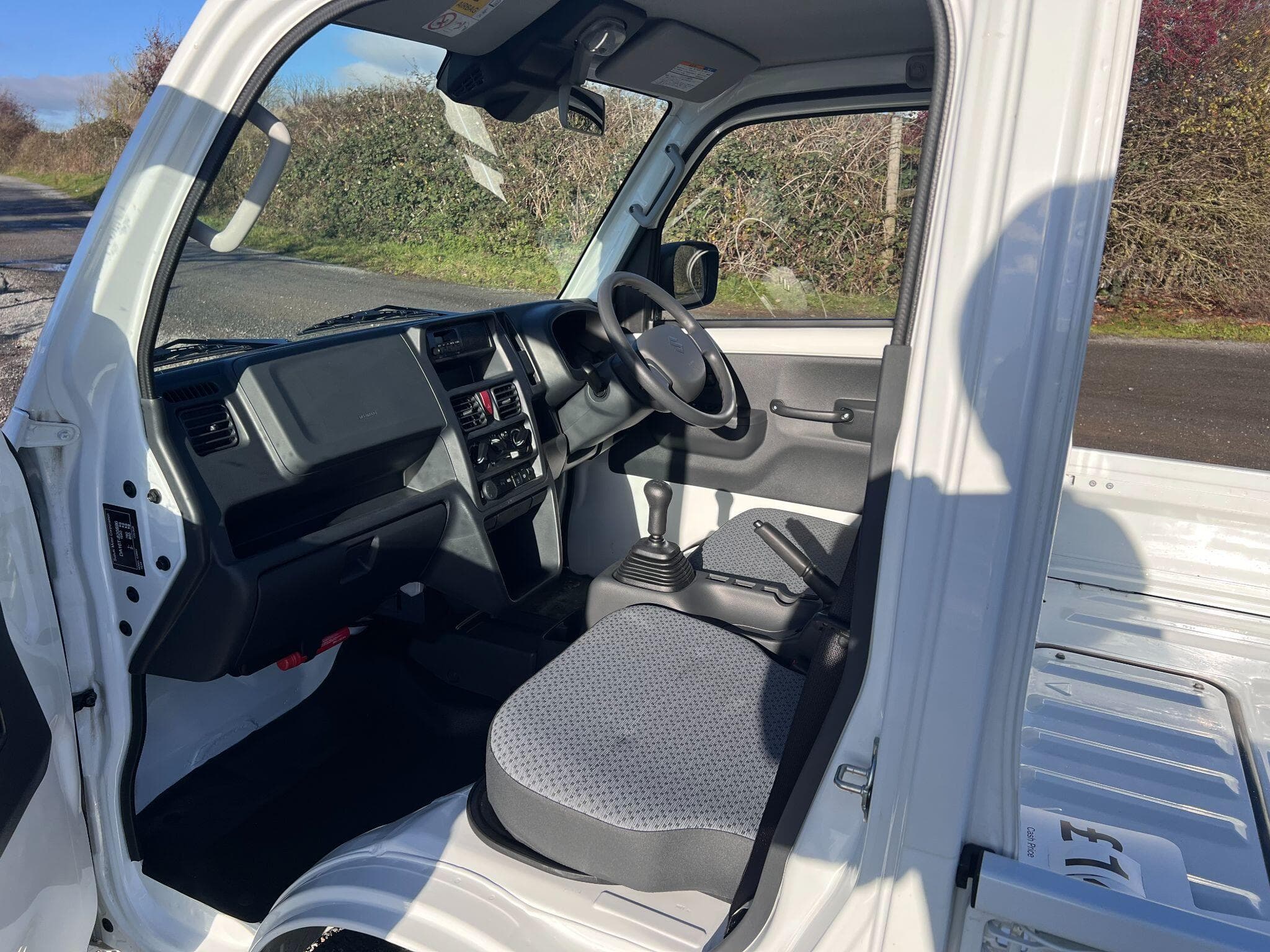 Suzuki Carry - Image 11