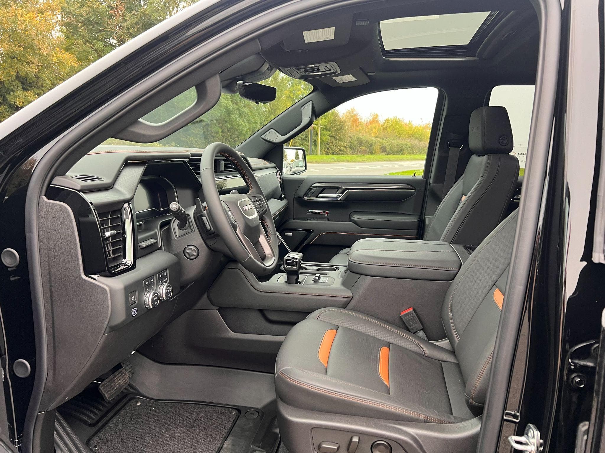 GMC Sierra - Image 7