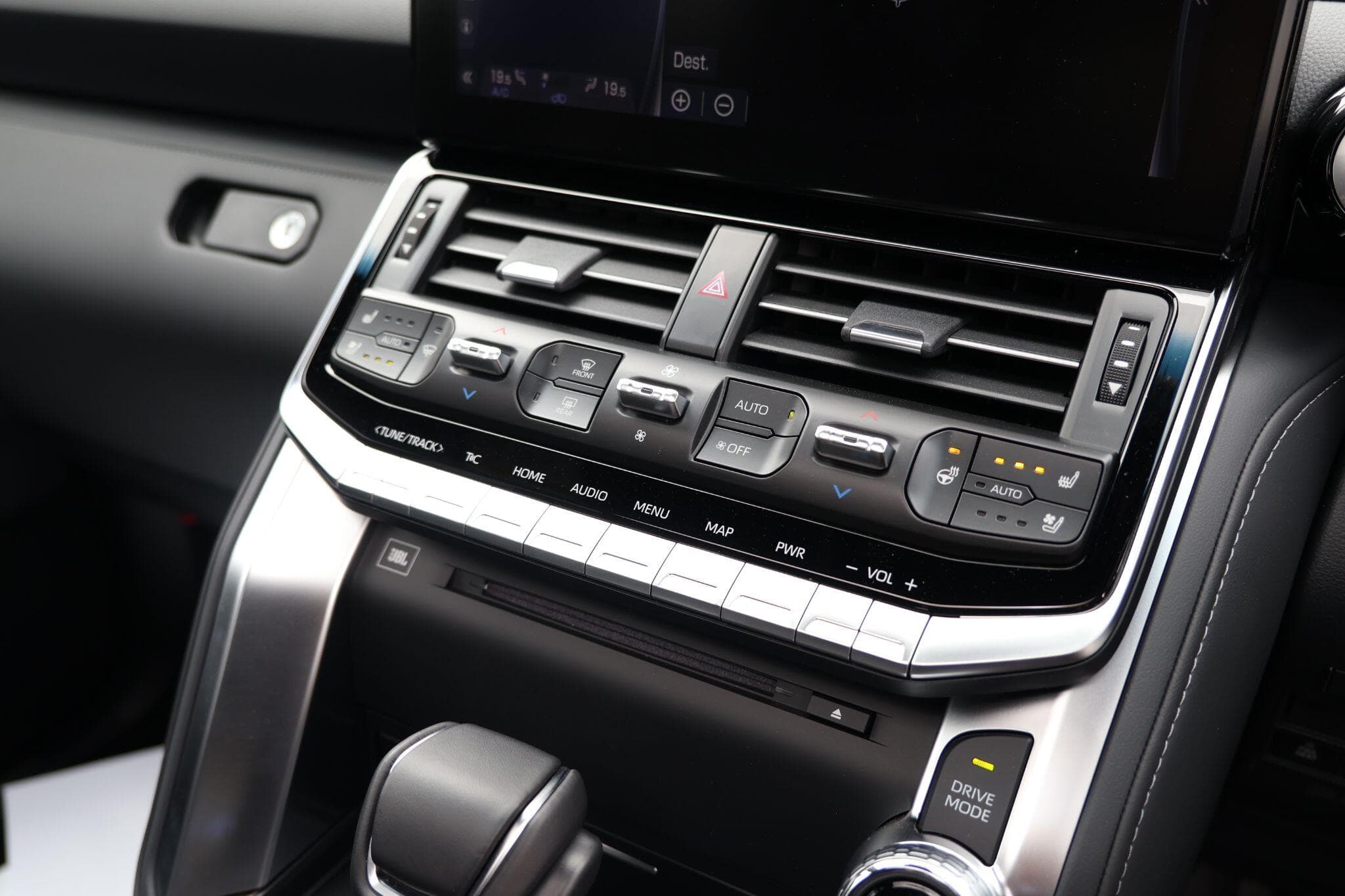Toyota Land Cruiser - Image 31