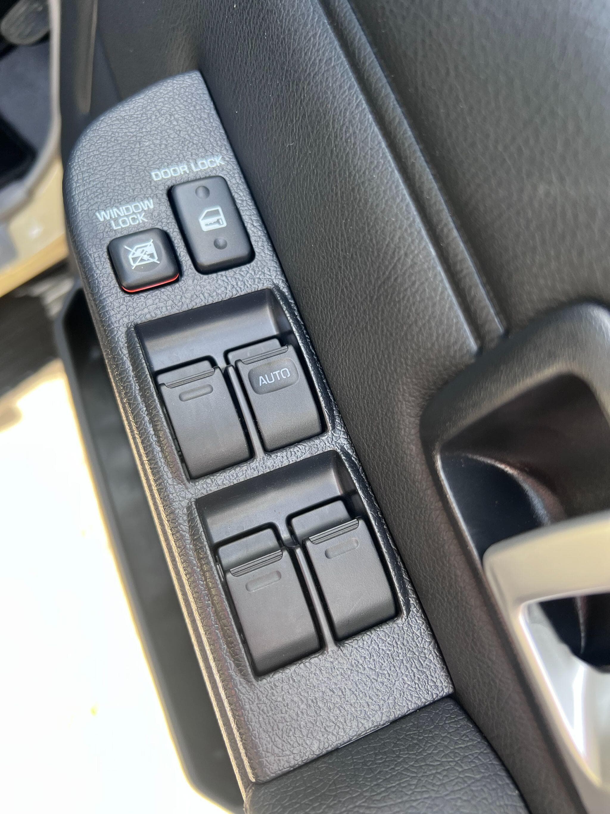 Toyota Land Cruiser - Image 25