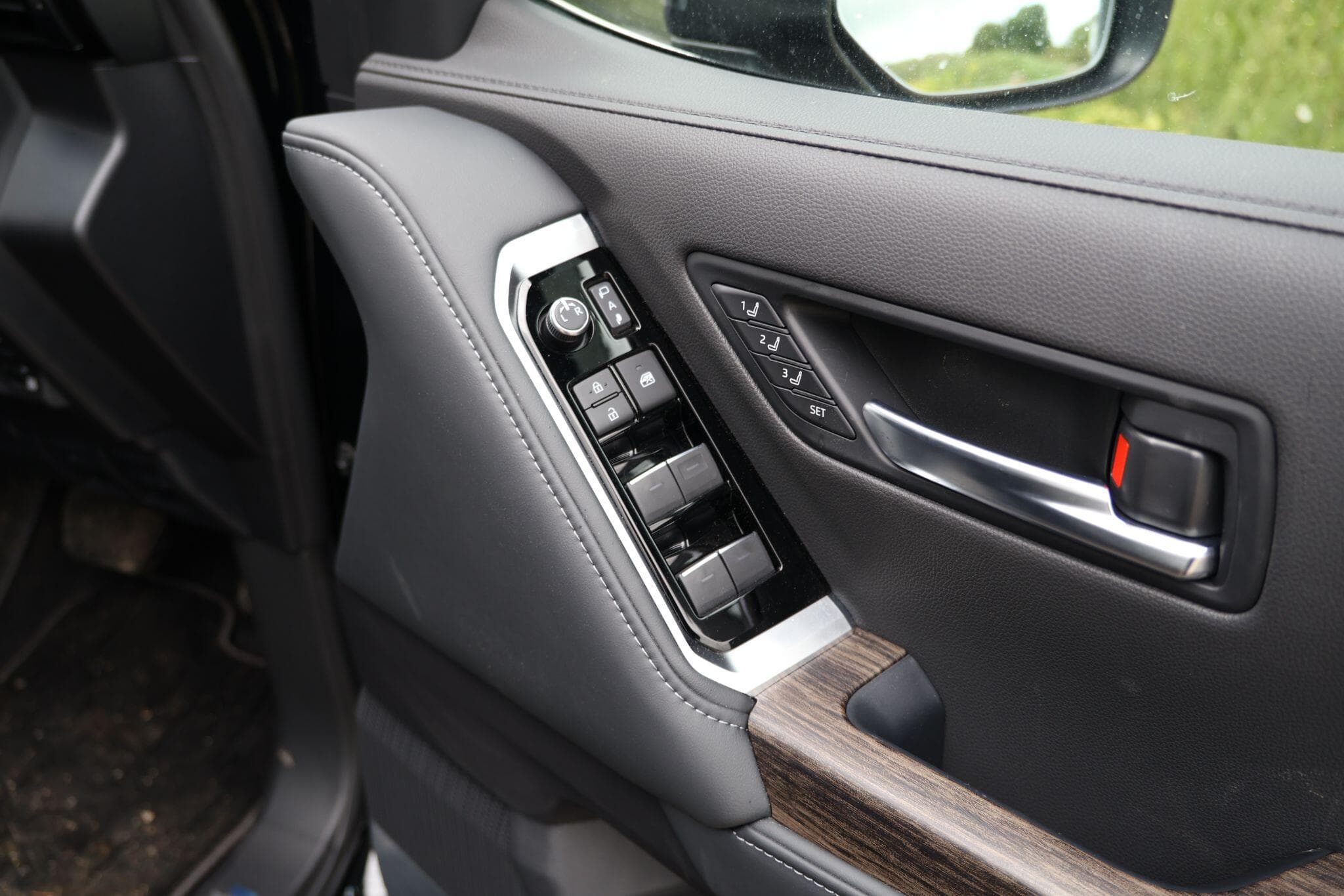 Toyota Land Cruiser - Image 22