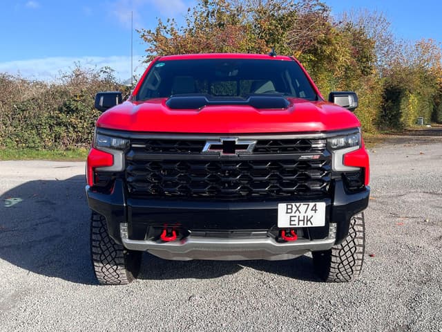 Chevrolet Silverado - Thumbnail 2