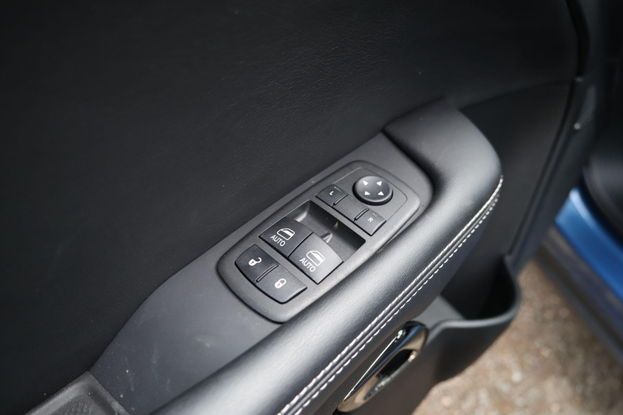 Dodge Challenger - Image 16