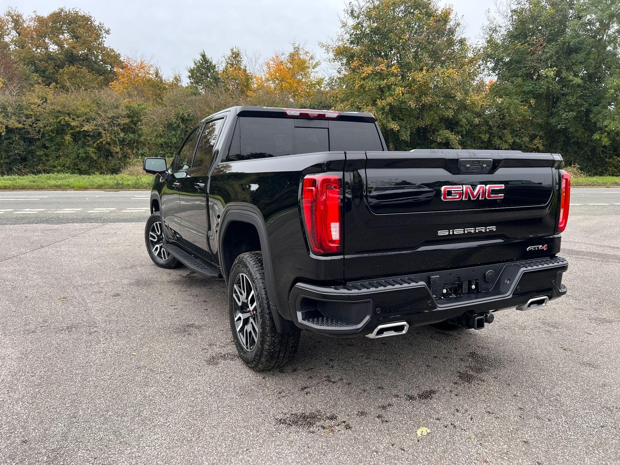 GMC Sierra - Image 4